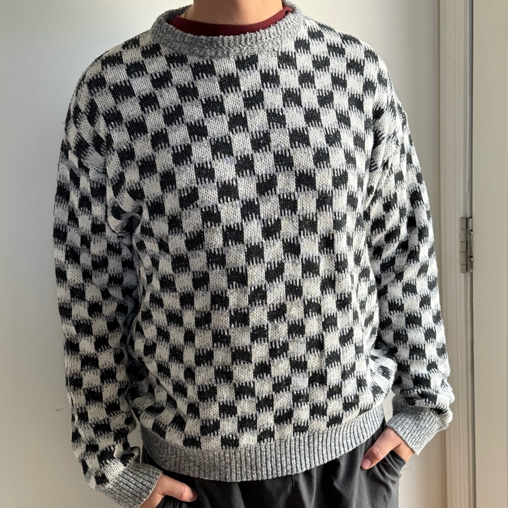 Black and white sweater vintage